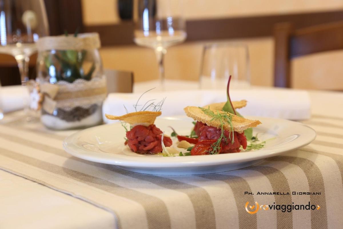 Locanda Del Castello Frontone エクステリア 写真